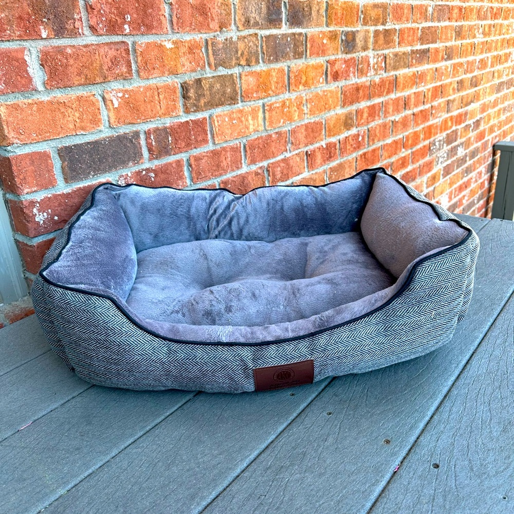 EUC AKC dog bed
